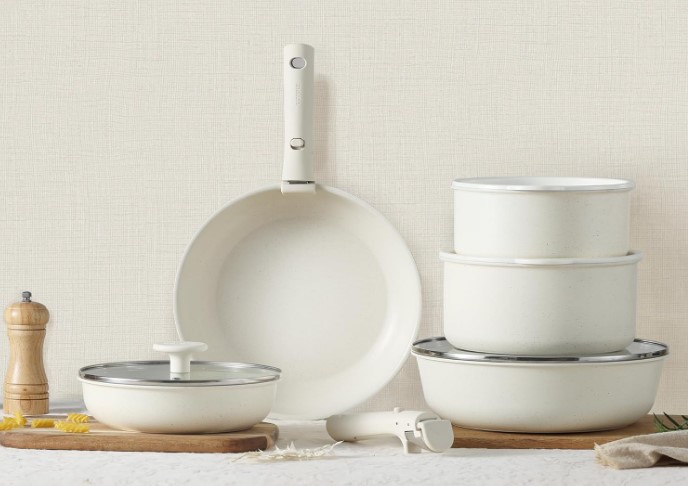 Space-Saving RV Cookware
